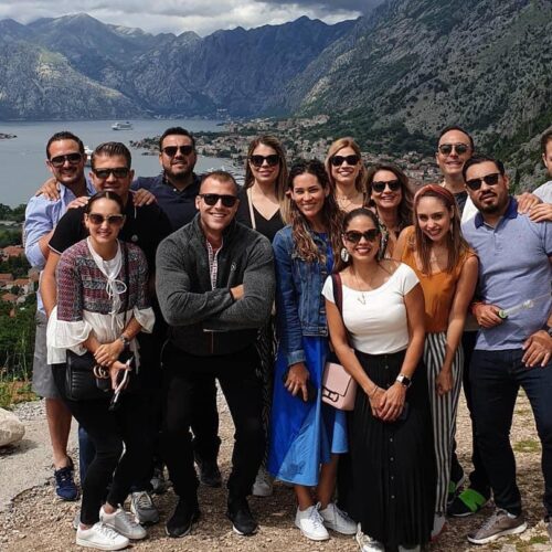 happy-tourists-kotor-panorama