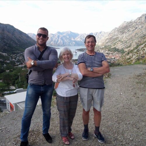 happy-tourists-kotor-panorama-nef